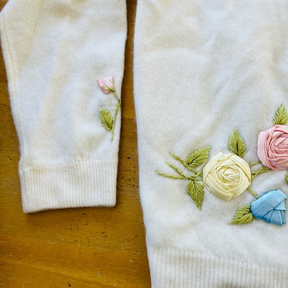 Original 50s Vintage Angora Lambswool Cardigan Sweater Large Flower Embellished - Picture 7 of 11